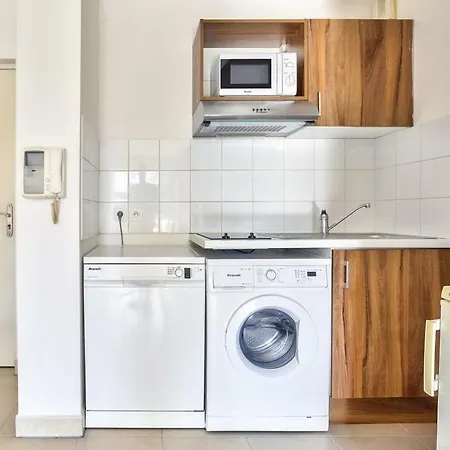 Appartement Agreable 2 Pieces Avec Terrasse Et Piscine *